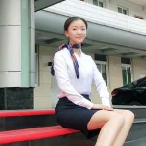 黄莉
